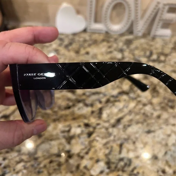 KURT GEIGER London Women Sunglasses - Picture 2 of 5